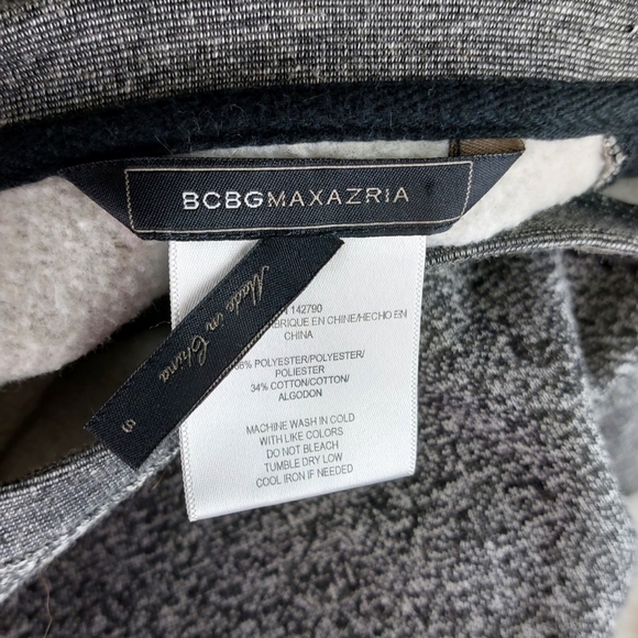BCBG Hi-Low Marled Gray Logo Womens S Pullover Sweatshirt - Picture 7 of 8